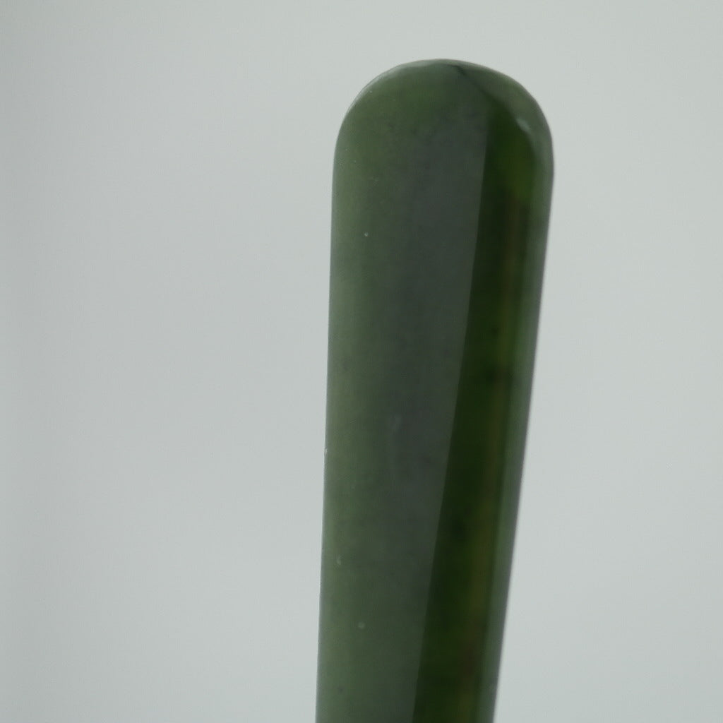 Antiguo tenedor de plata maciza de 1921 con mango de nefrita de jade verde