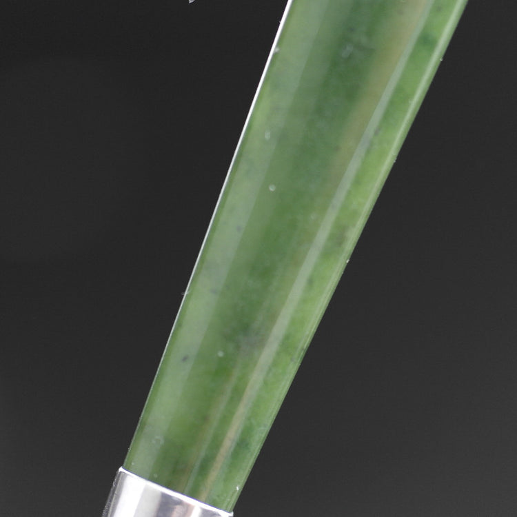 Antike Gabel aus massivem Silber von 1921 mit grünem Jade-Nephrit-Griff