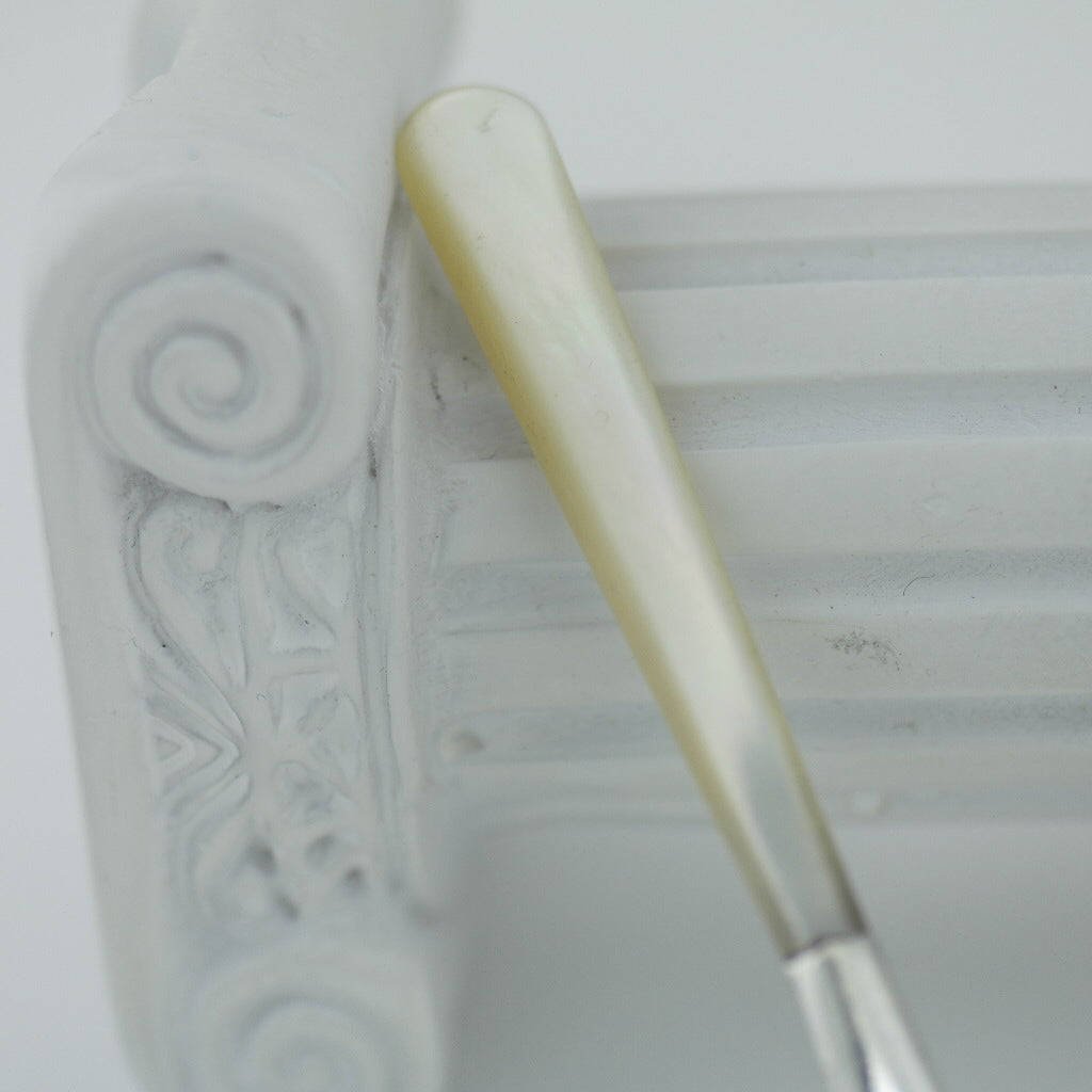 Antique silver plated fork with Nacre / Mother of pearl handle British Empire