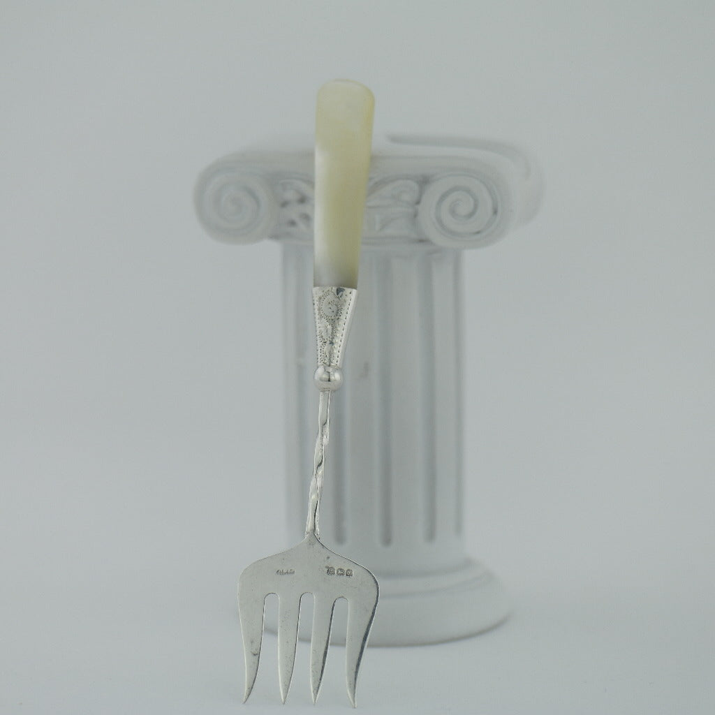 Antike Gabel aus Sterlingsilber von 1923 mit Perlmutt-/MOP-Griff, Birmingham