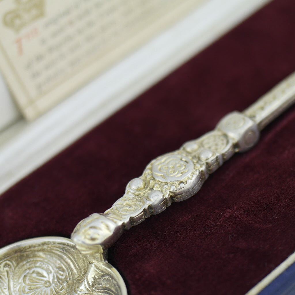 Antigua cuchara de unción de plata maciza de 1936 de 245 mm fabricada por Charles Edwin Turner en Birmingham