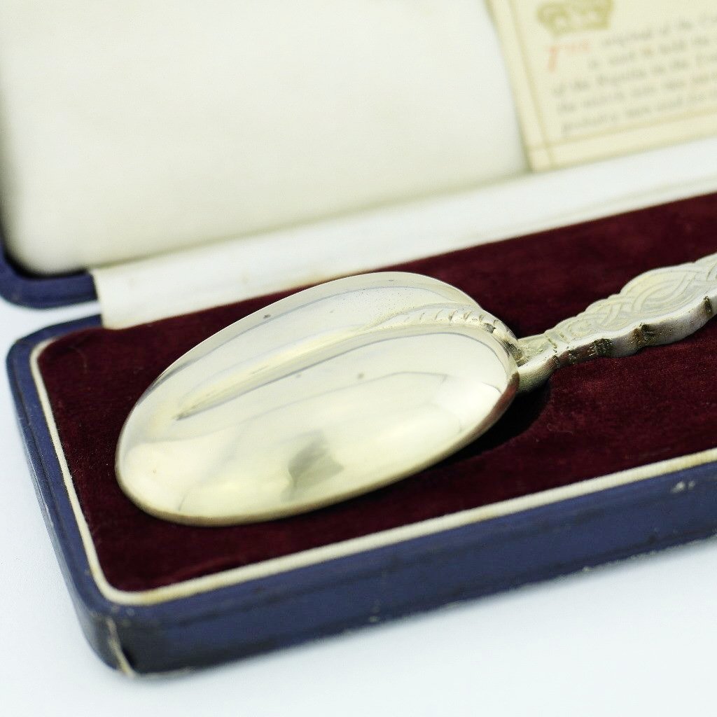 Antigua cuchara de unción de plata maciza de 1936 de 245 mm fabricada por Charles Edwin Turner en Birmingham