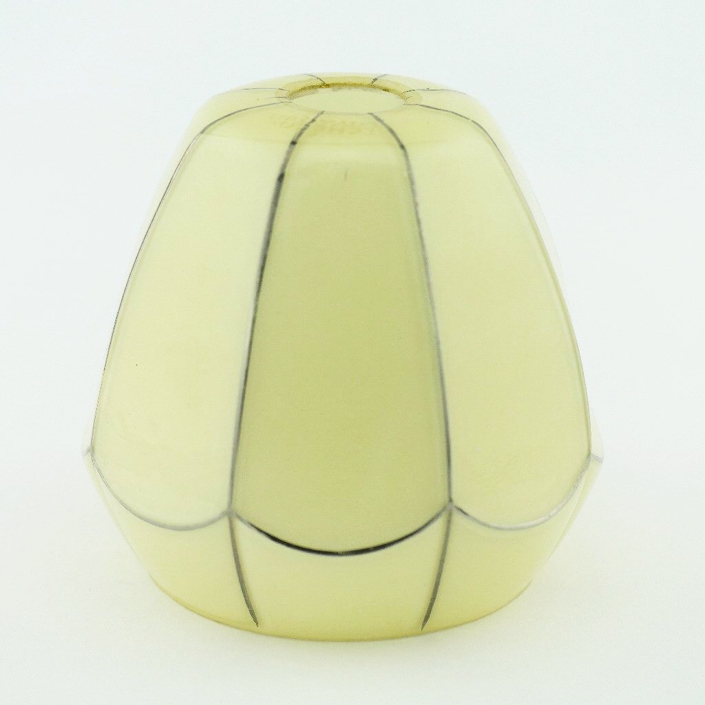 Böhmischer antiker Lampenschirm aus Milchglas, hergestellt in der Tschechoslowakei in den 1920er Jahren
