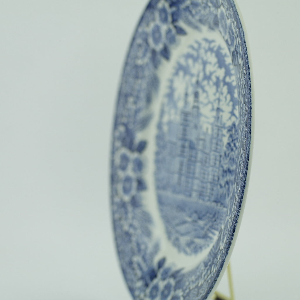 Vintage 1978 pottery plate ROSENBORG SLOT Denmark Royal Decor
