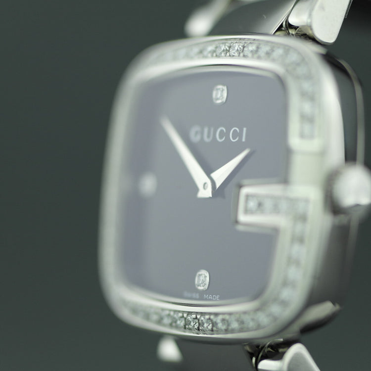 Elegant Gucci ladies wrist watch with 1.01 ct Diamonds encrusted bezel G