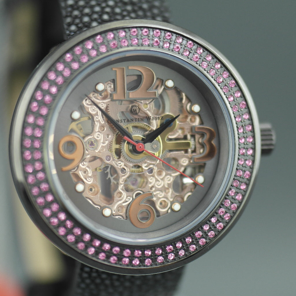Constantin Weisz Skeleton Automatik-Armbanduhr mit rosafarbener Lünette