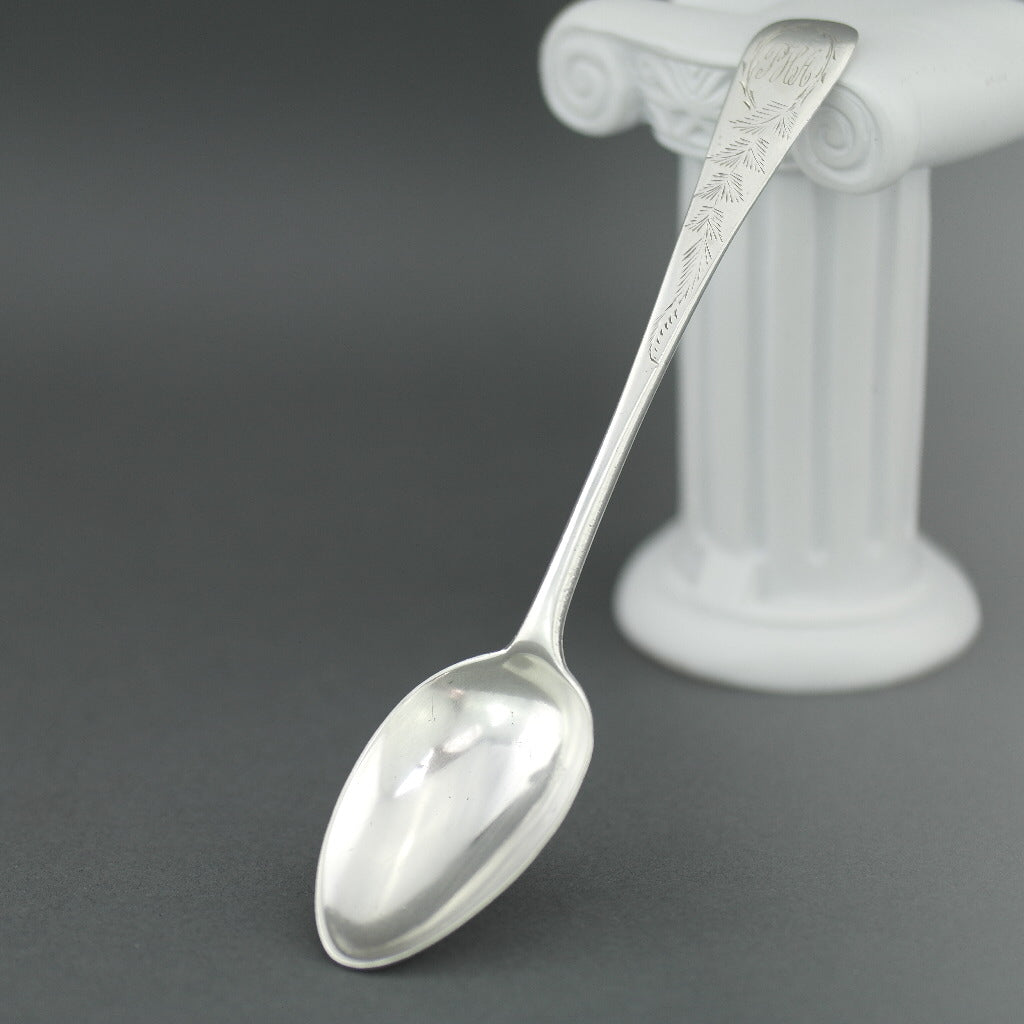 Cuchara antigua adornada de plata de ley de 1880 London Atkin Brothers