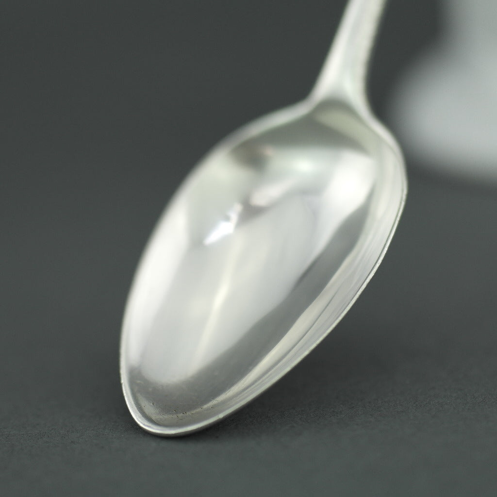 Cuchara antigua adornada de plata de ley de 1880 London Atkin Brothers