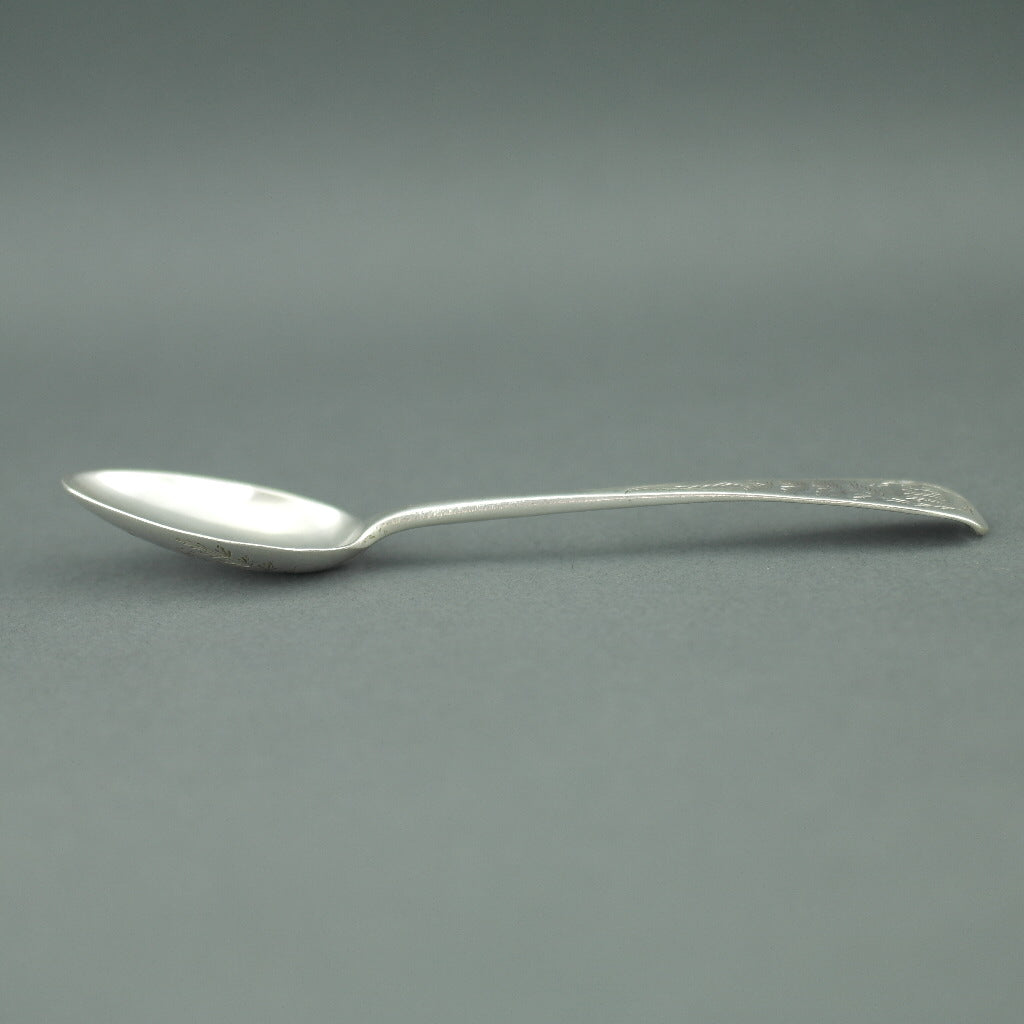 Cuchara antigua adornada de plata de ley de 1880 London Atkin Brothers