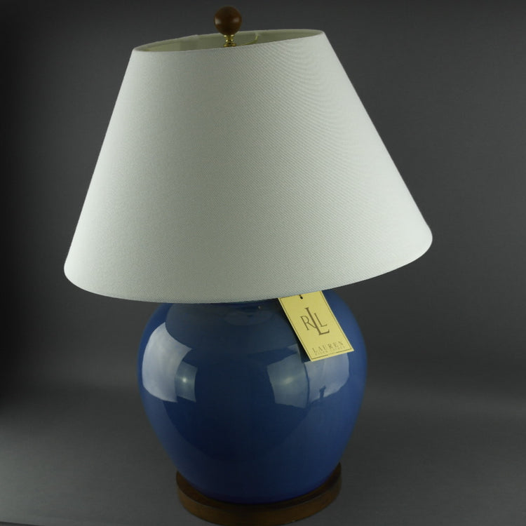 Ralph Lauren Meredith Tischlampe aus chinesischem Porzellan, einfarbig, puderblau