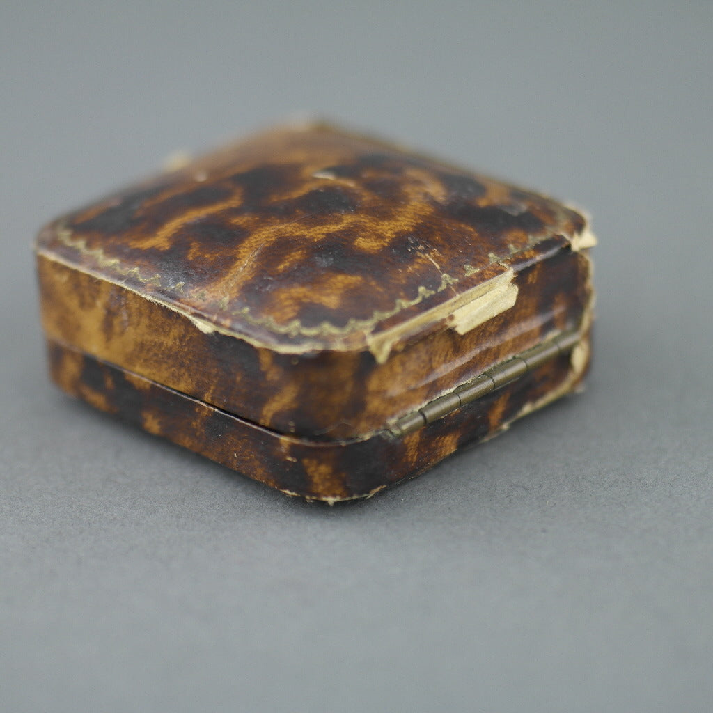 Caja antigua para tachuelas de vestir Imperio Británico Woolwich Sanders y Webber