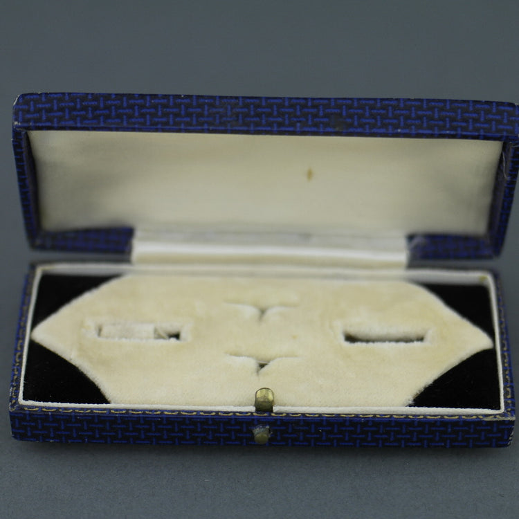 Antike Box für ein Set aus Manschettenknöpfen und Ohrsteckern, hergestellt im britischen Empire