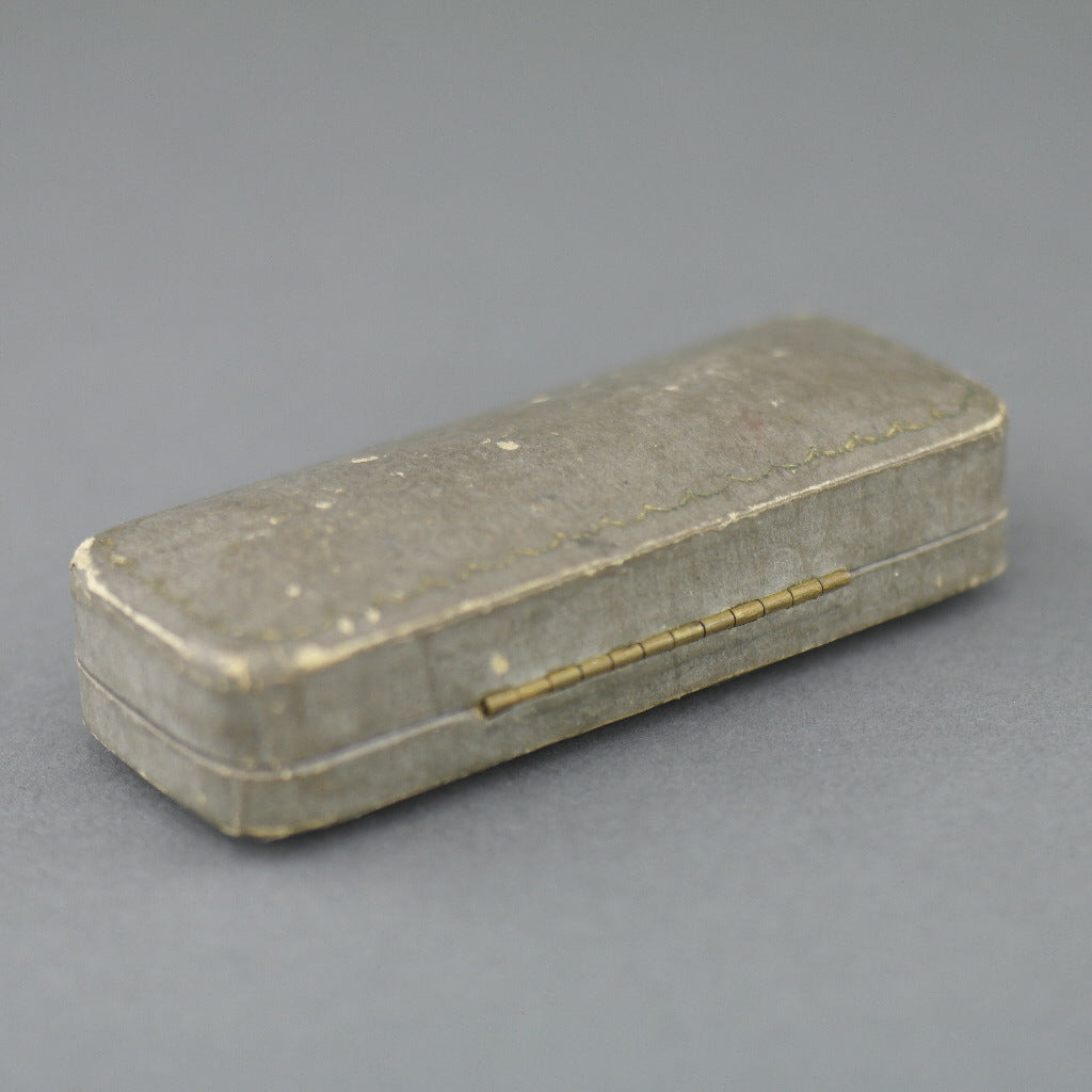 Caja antigua para broche hecha en el Londres del Imperio Británico para Mikara Pearl Company