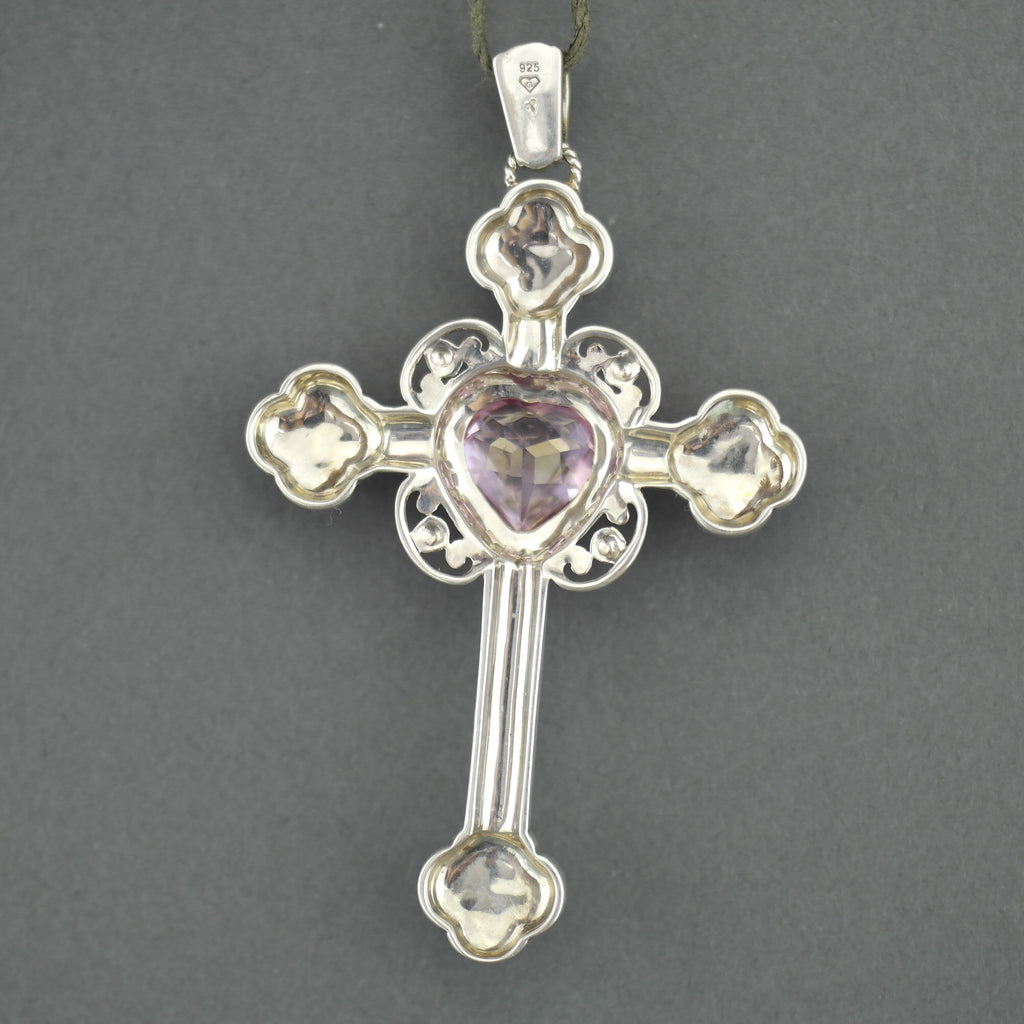Cruz vintage de plata de primera ley bañada en oro con piedras de topacio y marcasita