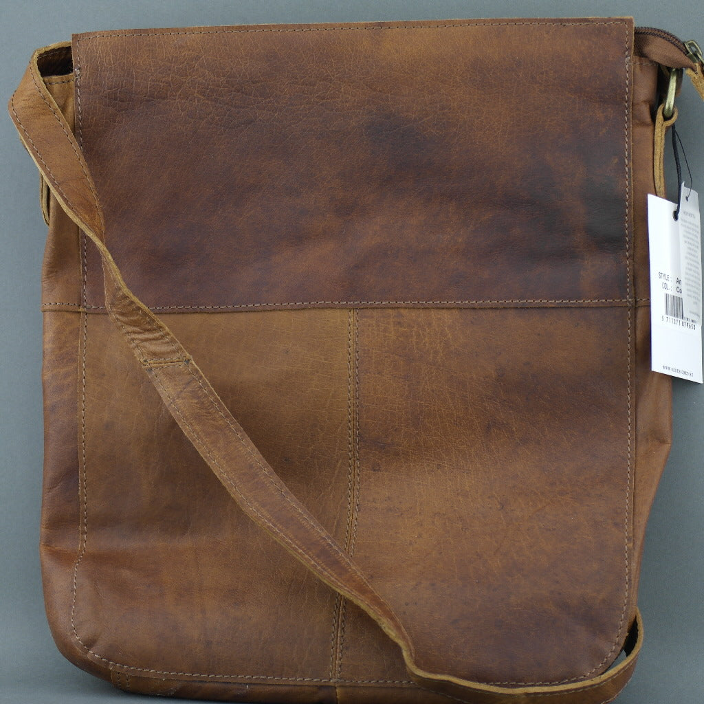 Danish Design Re Designed EST 2003 Umhängetasche aus echtem Leder