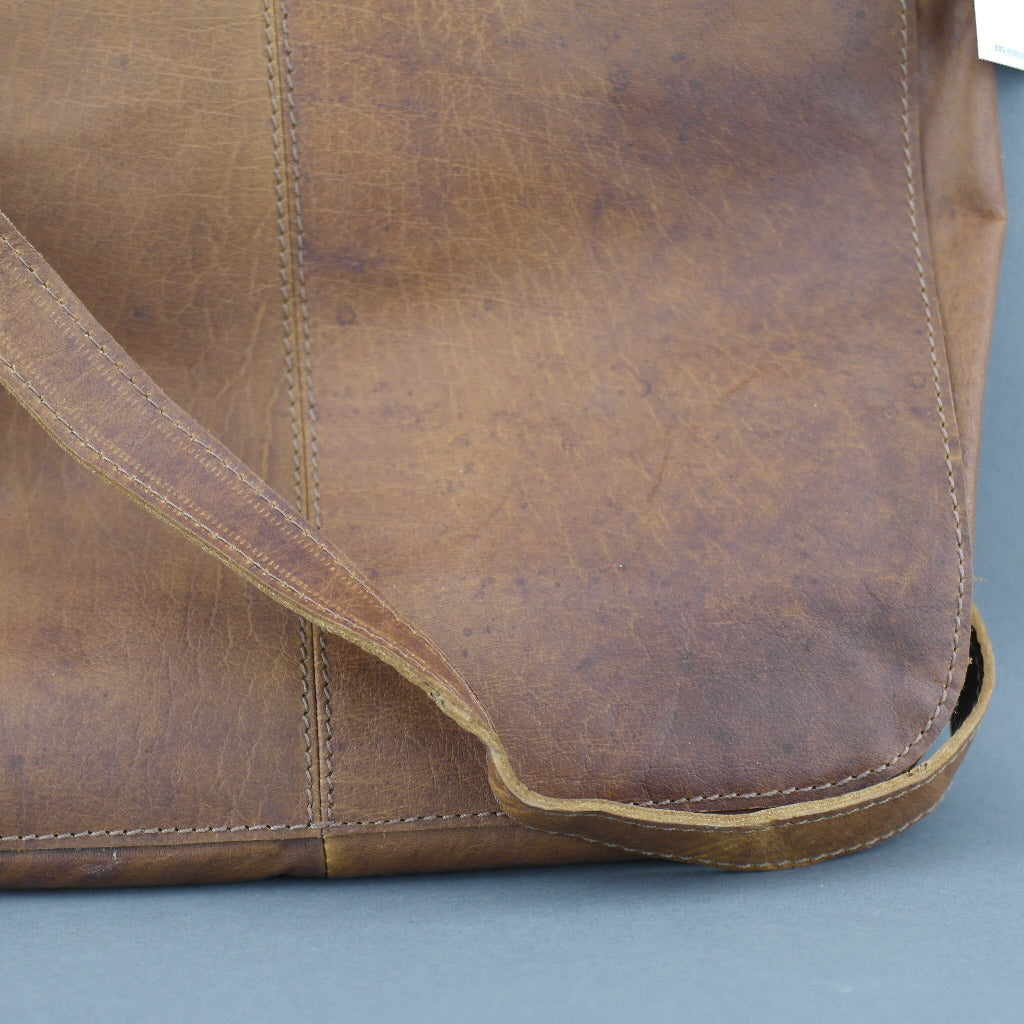 Danish Design Re Designed EST 2003 Umhängetasche aus echtem Leder