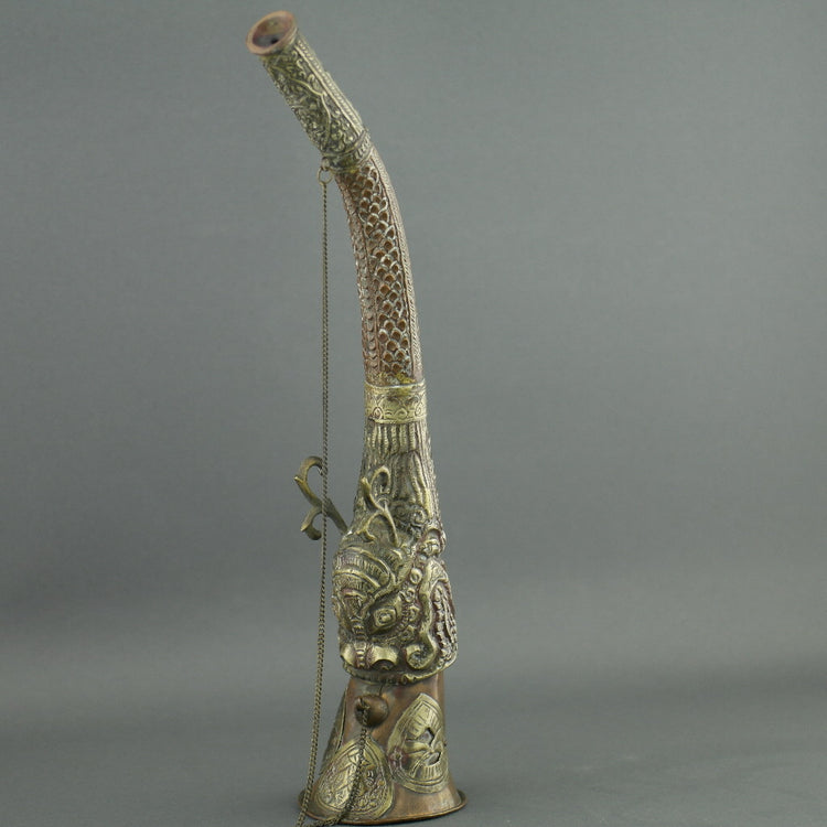 Chinesisches rituelles Drachenhorn als Wanddekoration im antiken Stil 