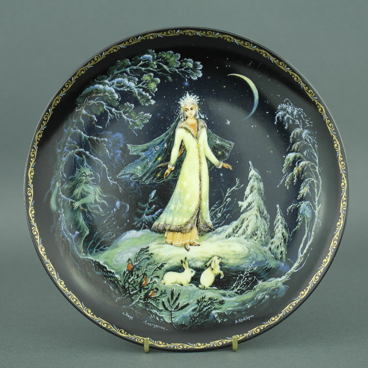 The Snow Maiden, Russian tales Porcelain Plate from Kholui Art Studio, Wall Decor