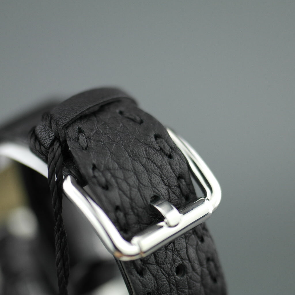 Fendi Selleria Schweizer Armbanduhr mit Perlmuttzifferblatt und Lederarmband