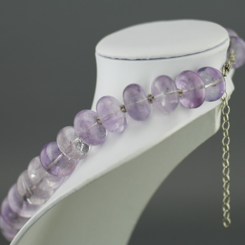 Stilvolle, riesige Silberkette mit Kristallperlen im Lila-Amethyst-Stil