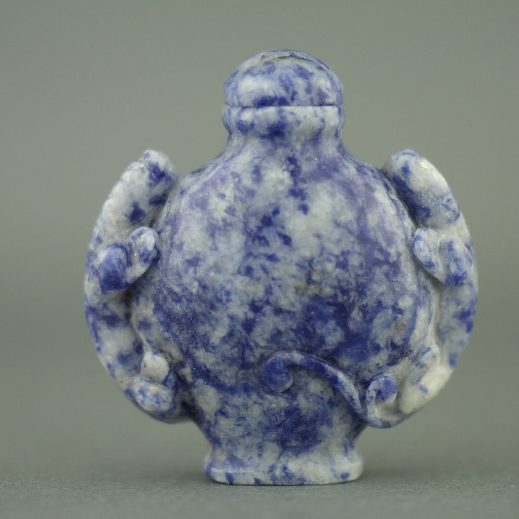 Stunning Lapis lazuli snuff bottle with leopards