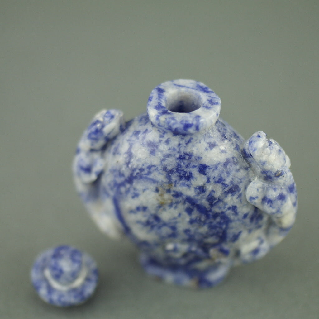 Impresionante botella de rapé de lapislázuli con leopardos