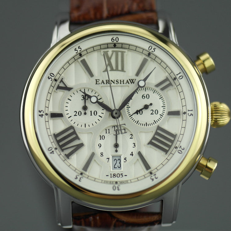 Thomas Earnshaw Longcase 43 Swiss Made Quarz-Armbanduhr mit braunem Lederarmband 