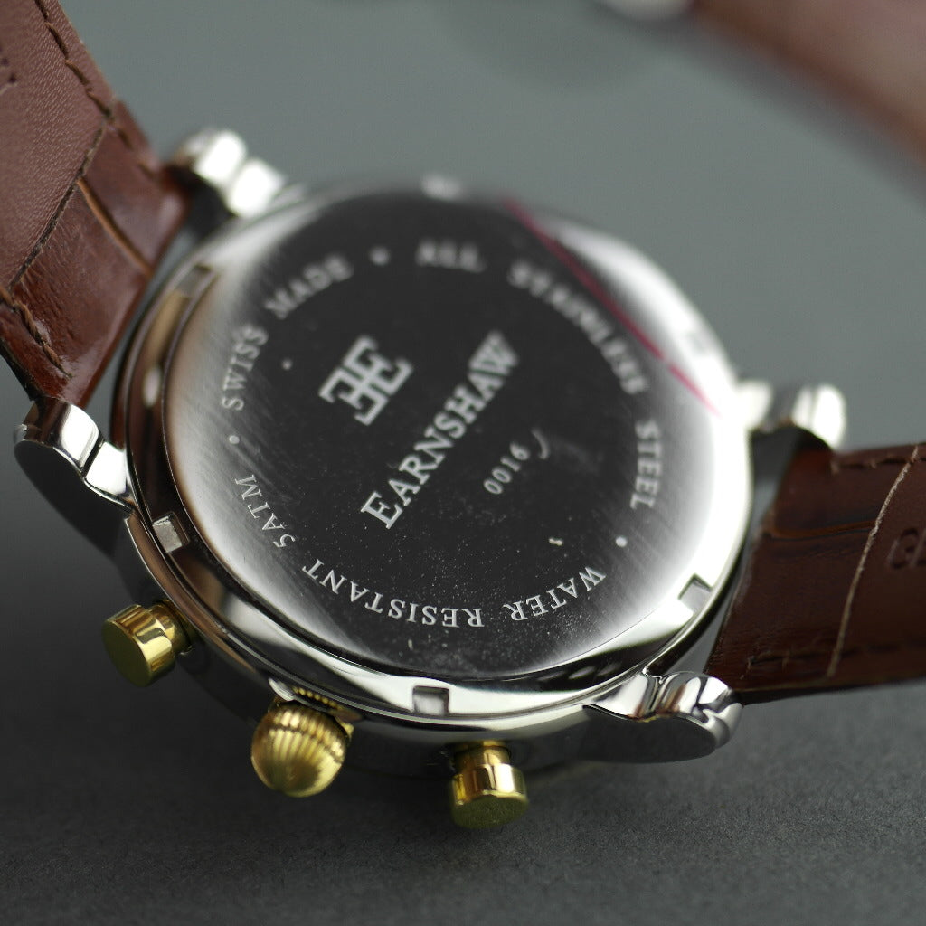 Thomas Earnshaw Longcase 43 Reloj de pulsera de cuarzo fabricado en Suiza con correa de cuero marrón 