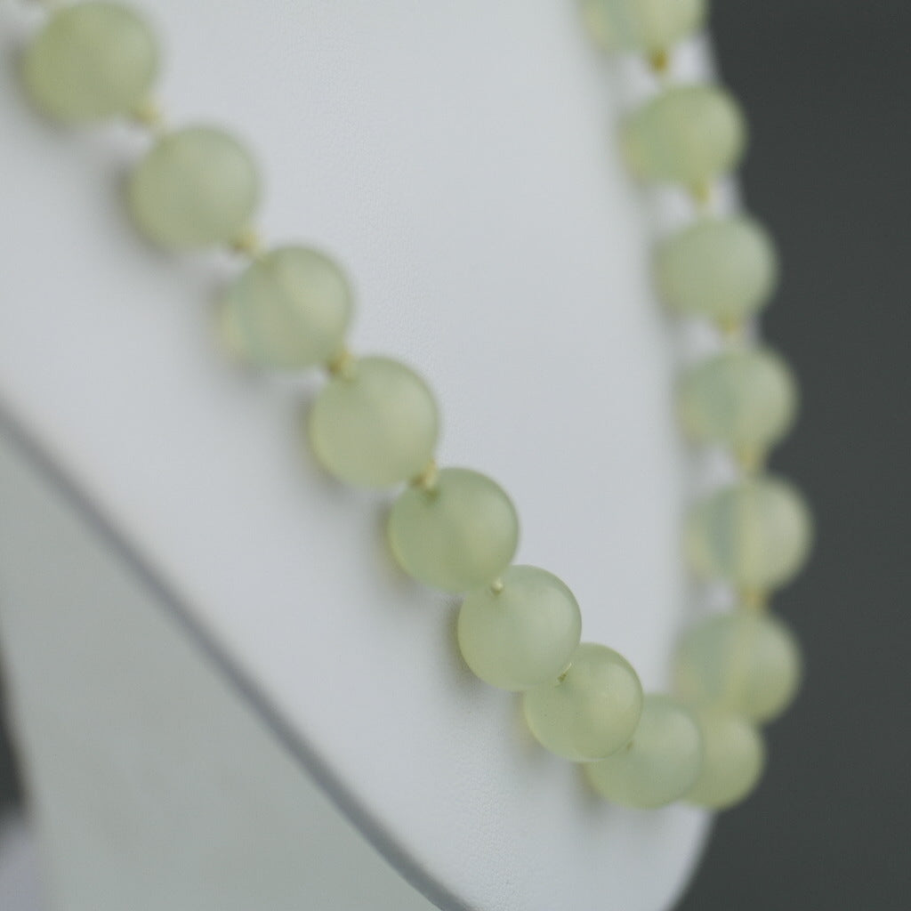 Antique elegant Celadon Jade round beads knotted necklace with gold plated silver clasp