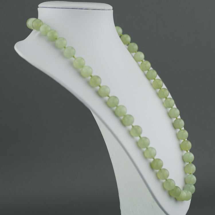 Antiguo elegante Celadon Jade cuentas redondas collar anudado Cierre de plata de ley
