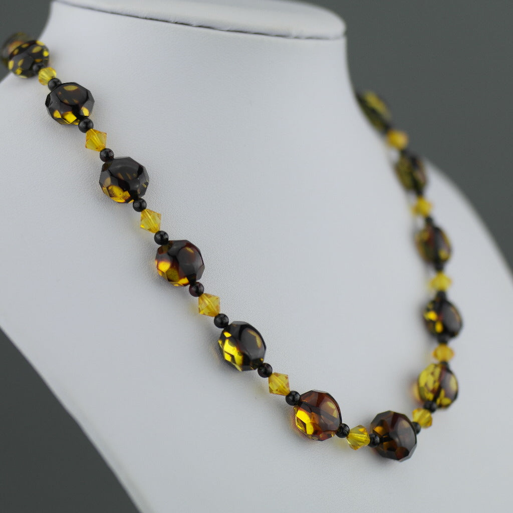 Spektakuläre deutsche Ostsee-Naturbernsteinperlen-Halskette