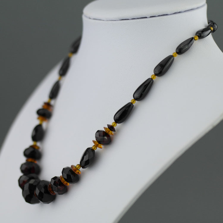 Elegant German Baltic Amber shaped beads necklace
