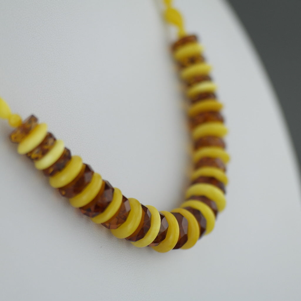 Elegante collar de cuentas en forma de ámbar báltico genuino alemán