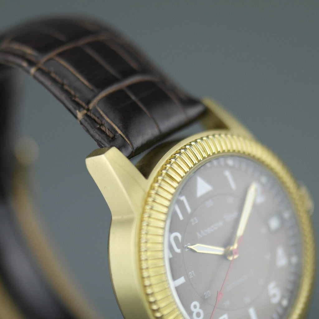 Reloj de pulsera automático con corazón abierto, hora de Moscú, con correa de piel auténtica.