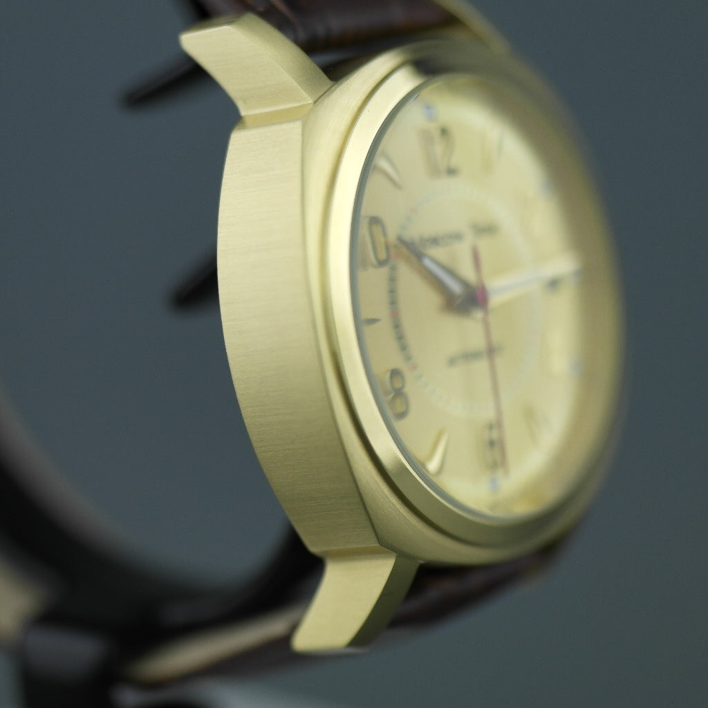 Vergoldete Automatik-Armbanduhr „Moscow Time“ mit braunem Lederarmband 