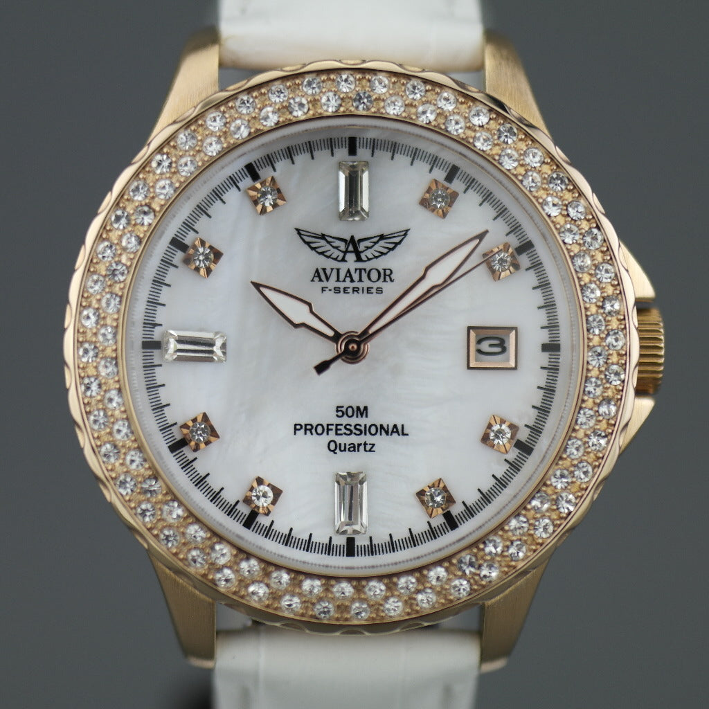 Reloj de pulsera Aviator chapado en oro con incrustaciones de Basilea y correas intercambiables.