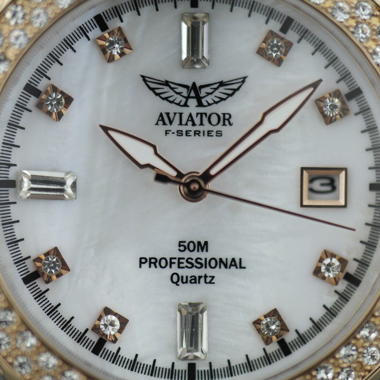 Reloj de pulsera Aviator chapado en oro con incrustaciones de Basilea y correas intercambiables.