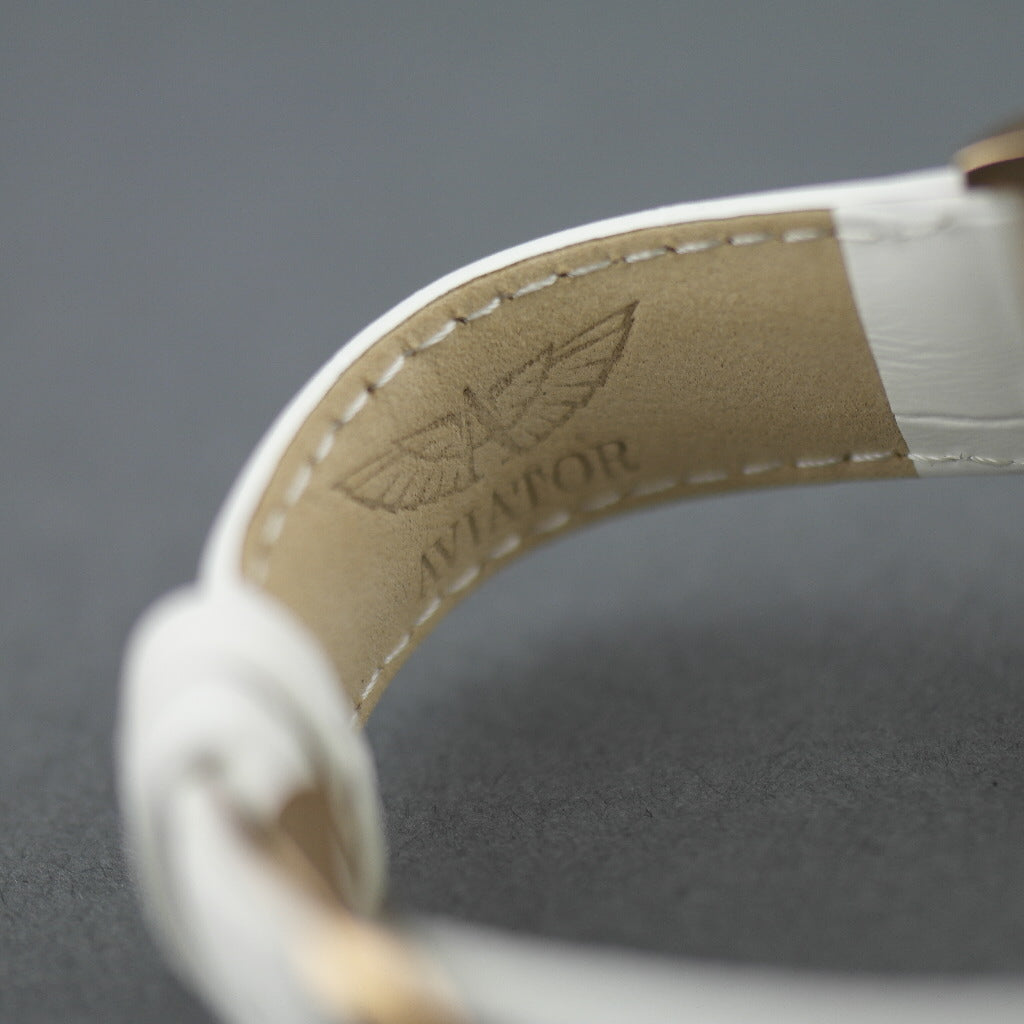 Reloj de pulsera Aviator chapado en oro con incrustaciones de Basilea y correas intercambiables.