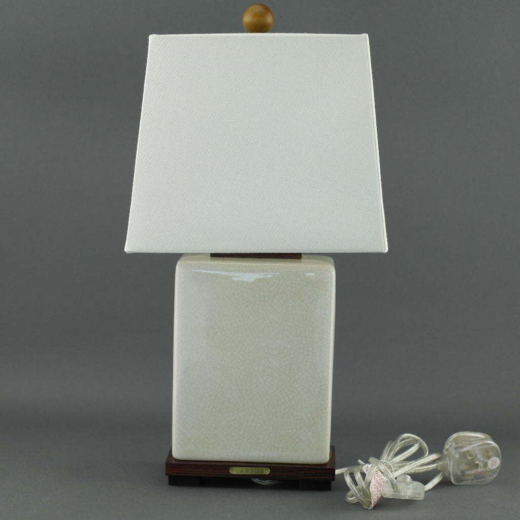 Ralph Lauren Chinesische Porzellan-Creme-Crackle-traditionelle chinesische Meredith-Tischlampe