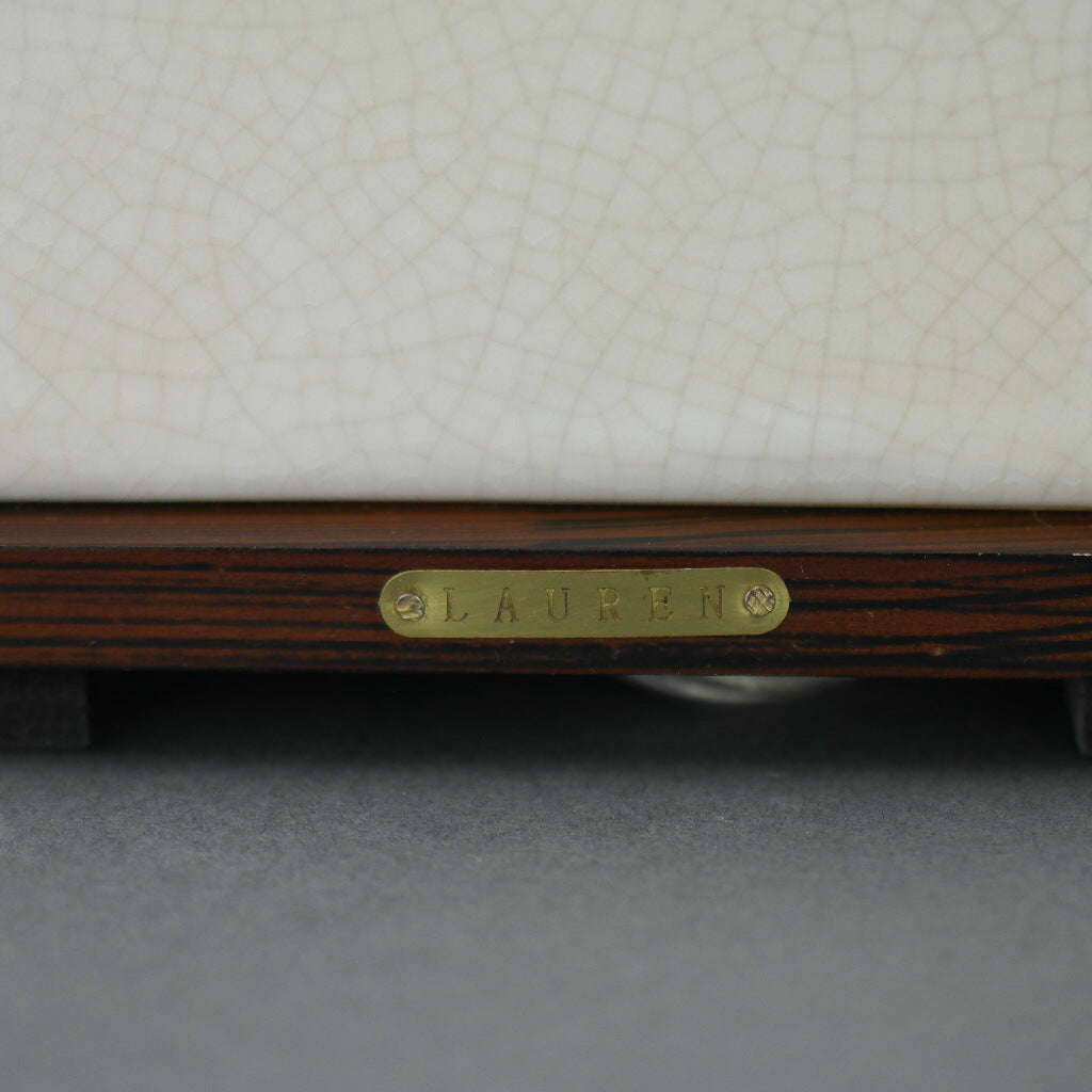 Ralph Lauren Chinesische Porzellan-Creme-Crackle-traditionelle chinesische Meredith-Tischlampe