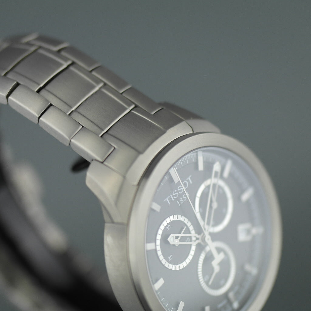 Tissot T-Sport Titanium Datum Chronograph Herrenarmbanduhr mit anthrazitfarbenem Zifferblatt