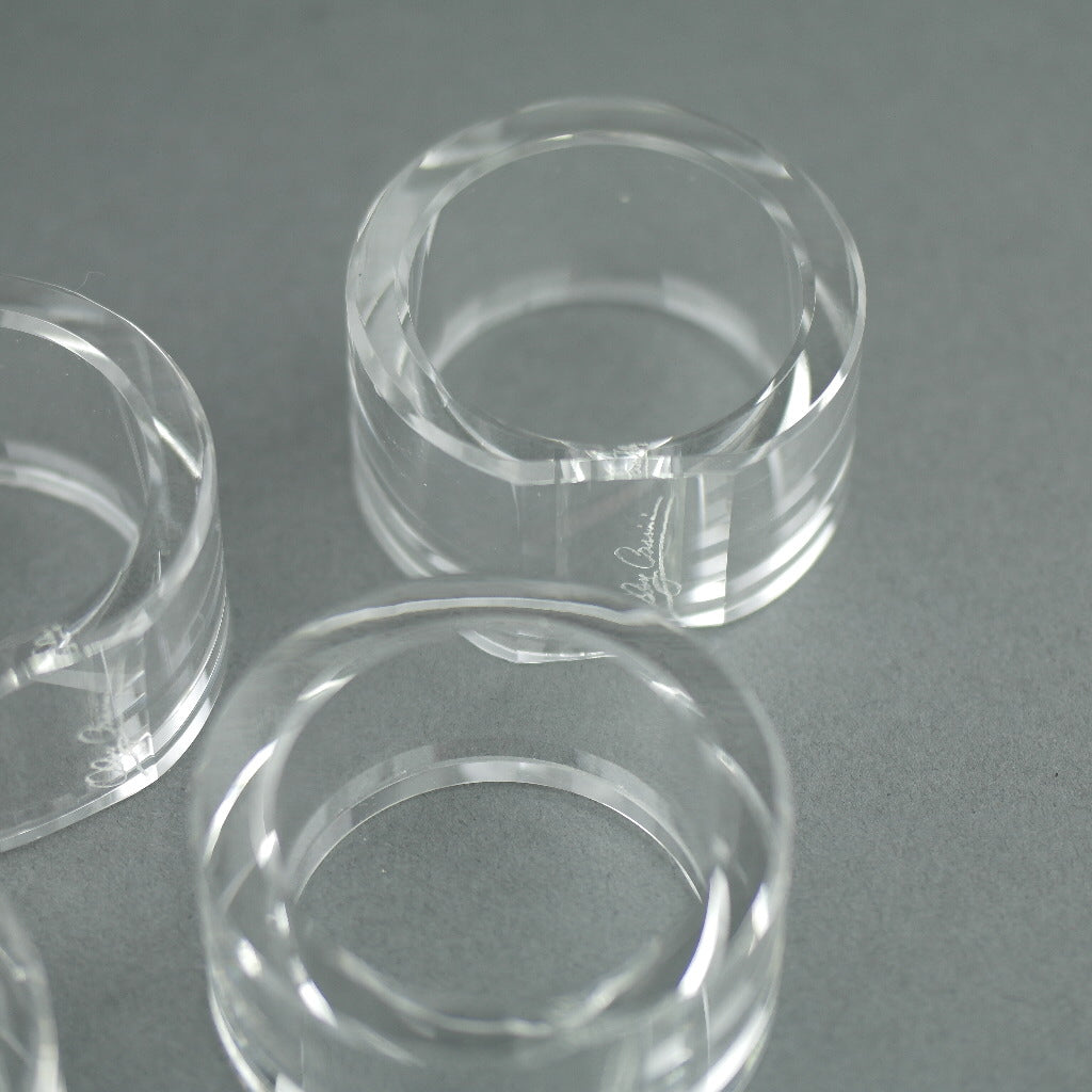 Oleg Cassini Juego de cuatro servilleteros de cristal con forma ovalada 