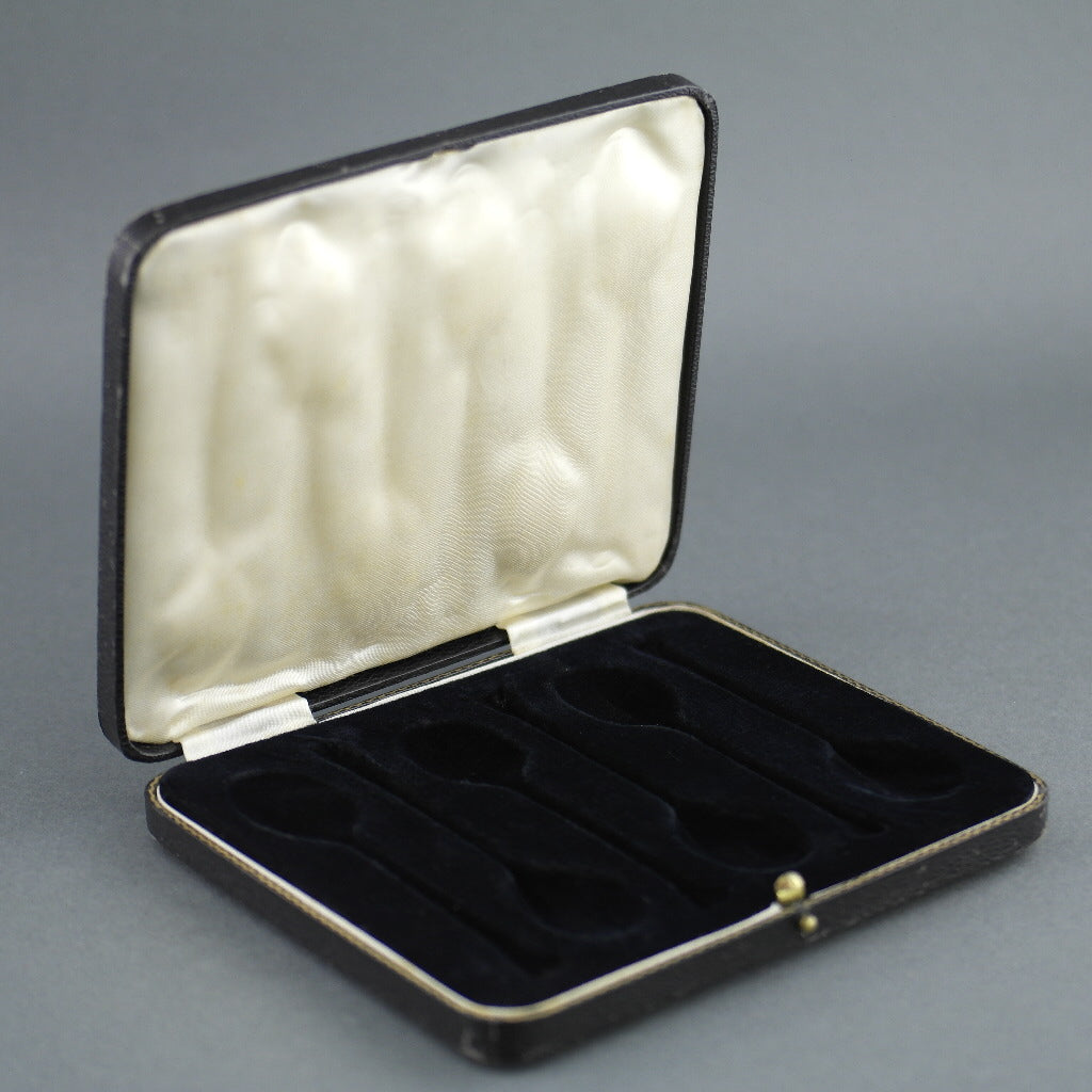 Caja antigua para cucharas de té y café fabricada en el Imperio Británico Imperial.