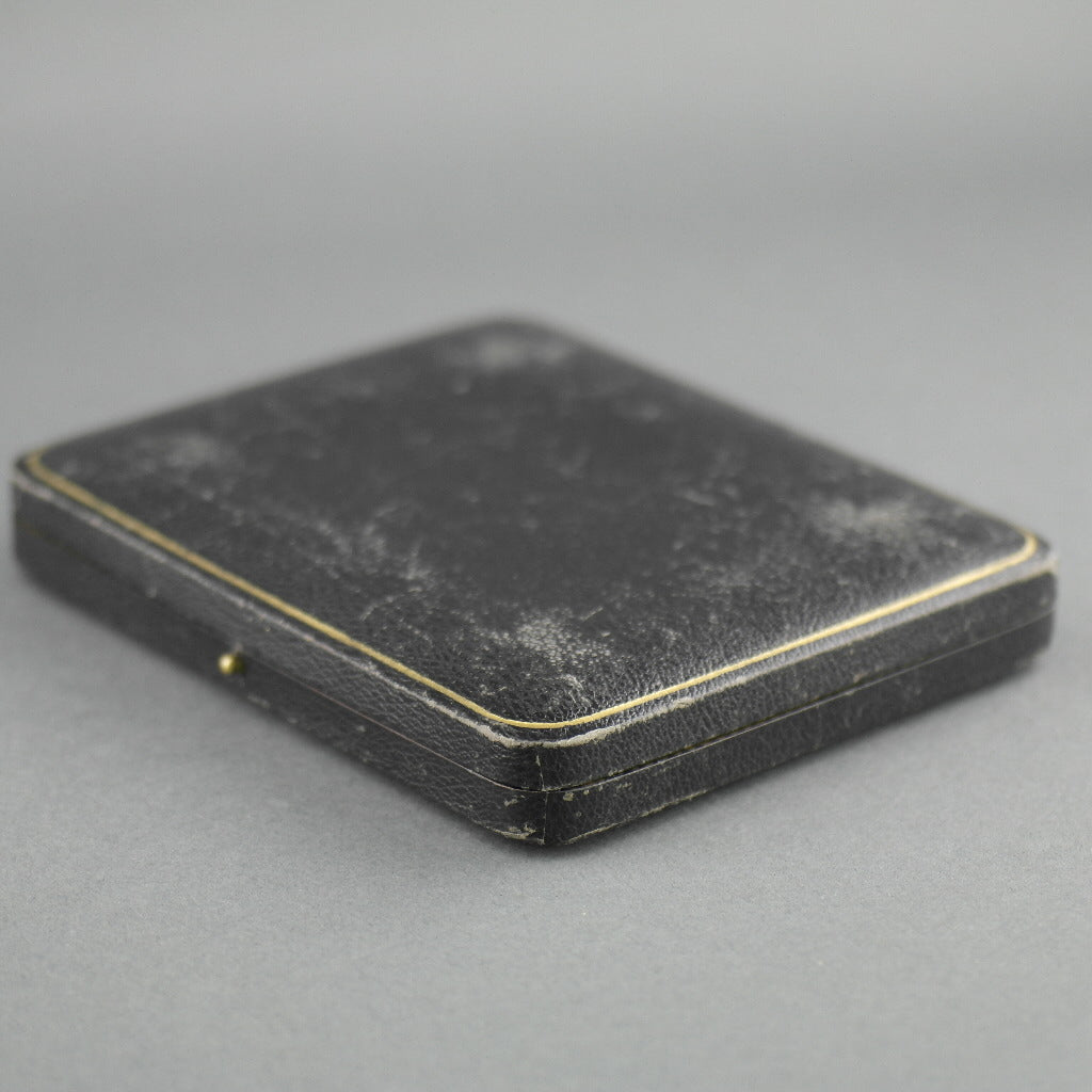 Caja antigua para cucharas de té y café fabricada en el Imperio Británico Imperial.