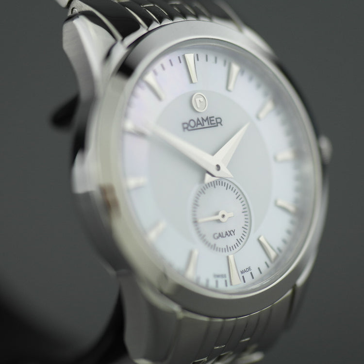 Roamer Galaxy Swiss Damenarmbanduhr mit Perlmuttzifferblatt, Saphirglas