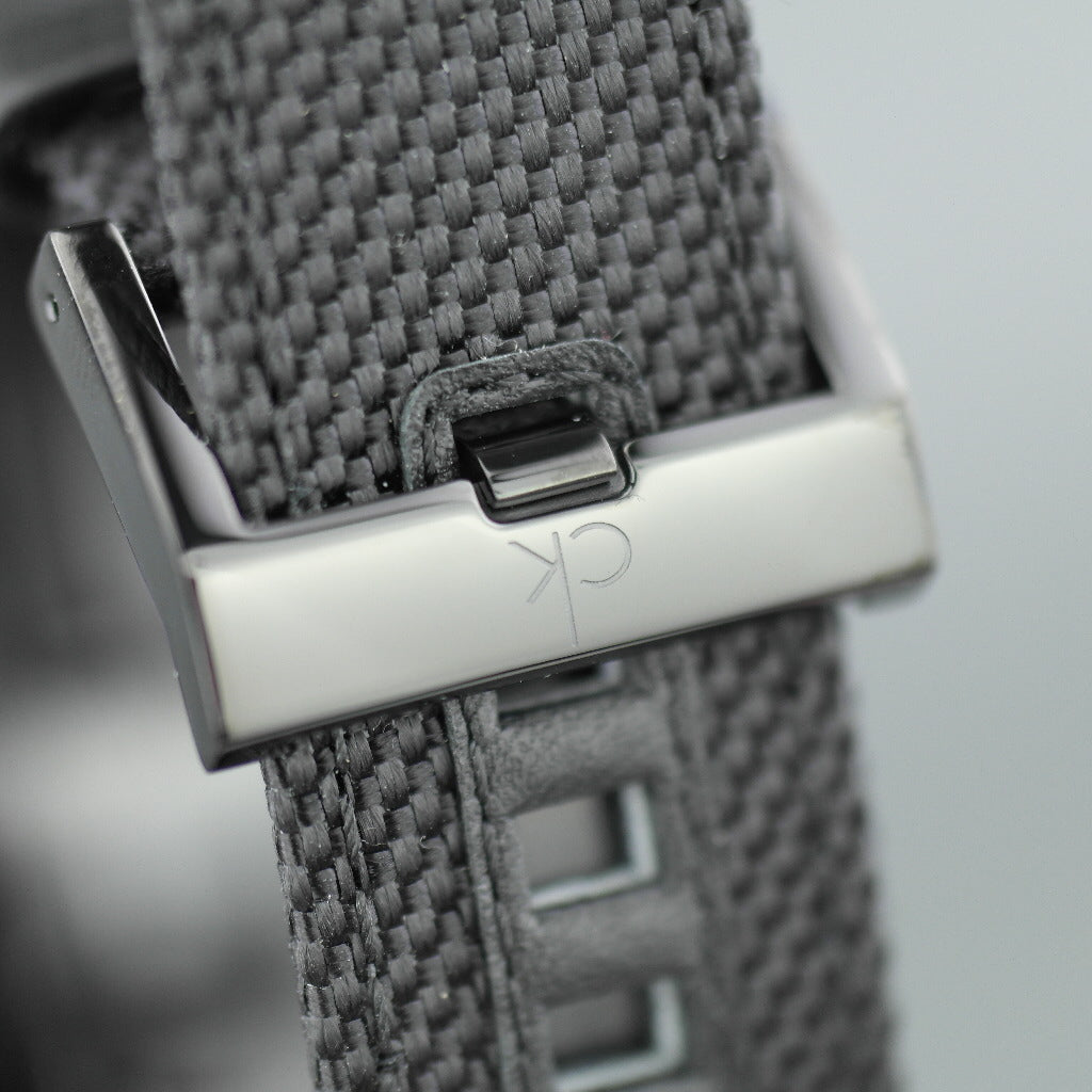 Calvin Klein Herrenarmbanduhr Swiss Chronograph mit schwarzem Stoffband