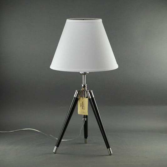 Lámpara trípode estilo Ralph Lauren Irwin Surveyor