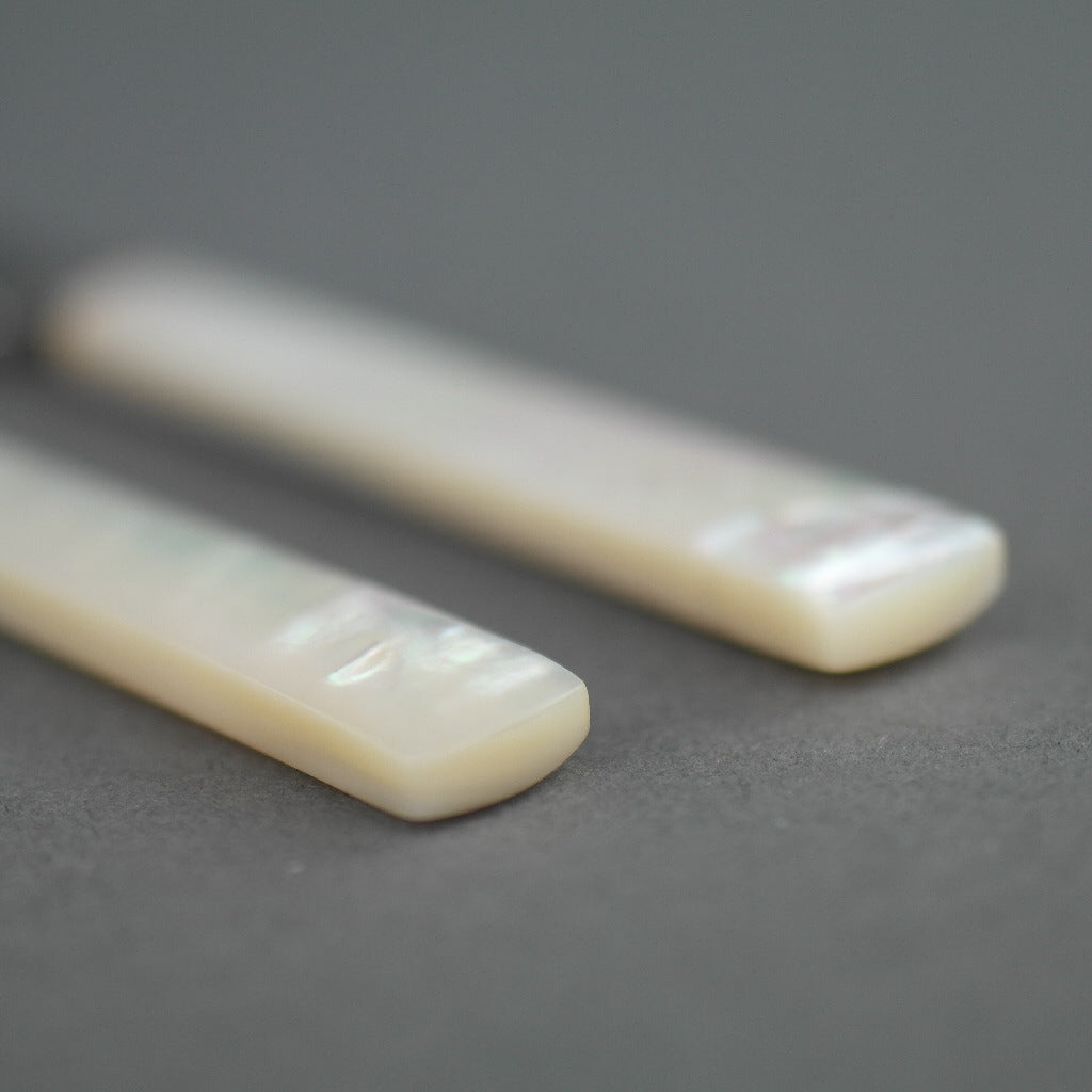 Antiguo juego de doce tenedores y cuchillos cubiertos de plata maciza Sheffield de 1933 con mangos de nácar / MOP