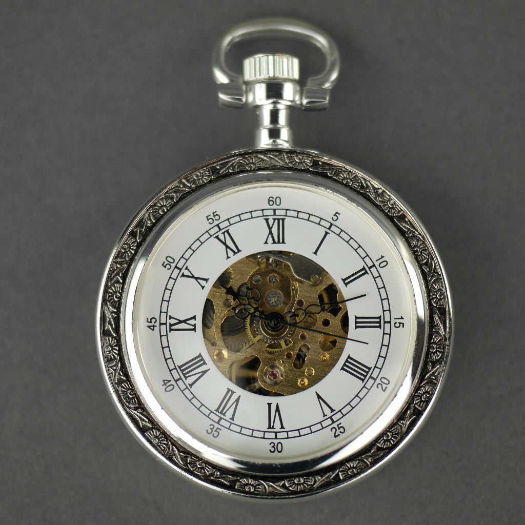 Skelettierte, versilberte Taschenuhr mit römischen Zahlen und Schlangenleder