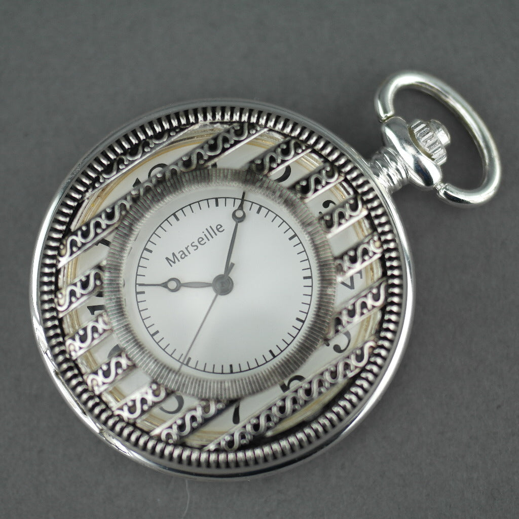 Marseille Half Hunter. Versilberte Taschenuhr mit arabischen Ziffern
